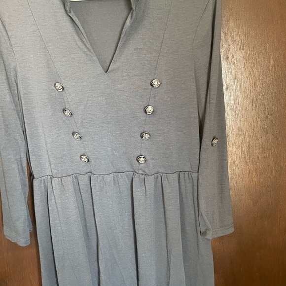 Dress - Picture 2 of 4